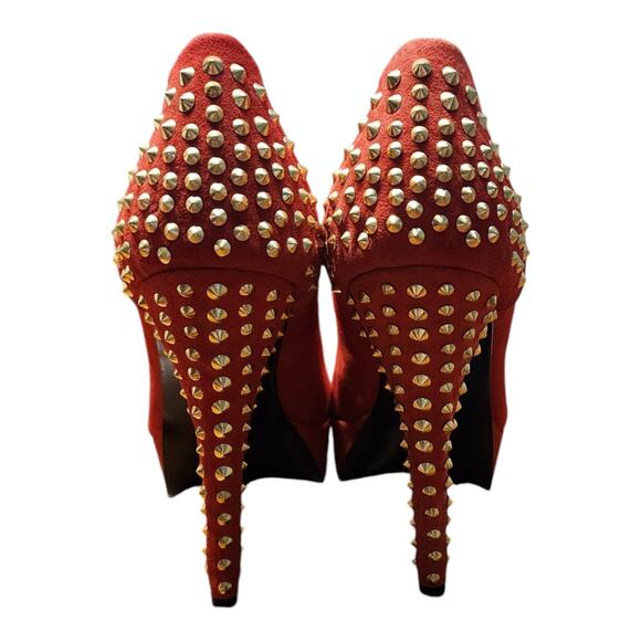 Kelsi Dagger Red Round Toe Gold Back Studded Pumps Size 8 Holiday shoes heels - Picture 2 of 8